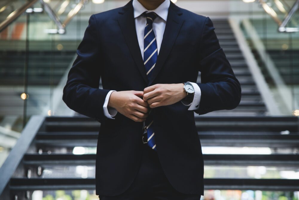 厳選14社を徹底比較！あなたに合うスーツサブスクは？